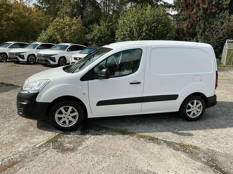 Weiß Gebraucht 2018 Citroën Berlingo Van / Kleinbus | 7.900 € (Superpreis) - Bild 1/4