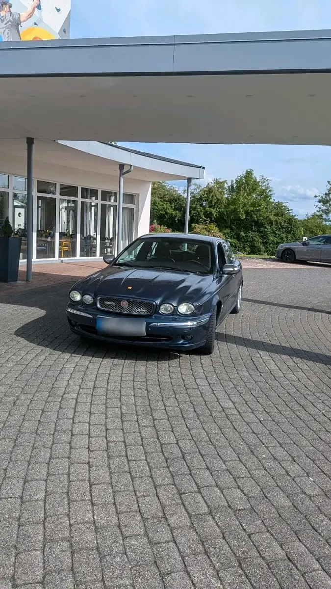Gebraucht Jaguar X-type 196 PS (144 kW) 2009 Blau Limousine