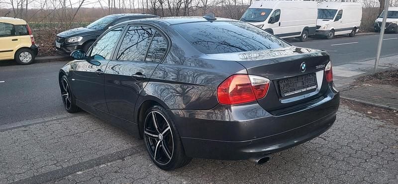 Gebraucht BMW 320 177 PS (130 kW) 2008 Grau Limousine