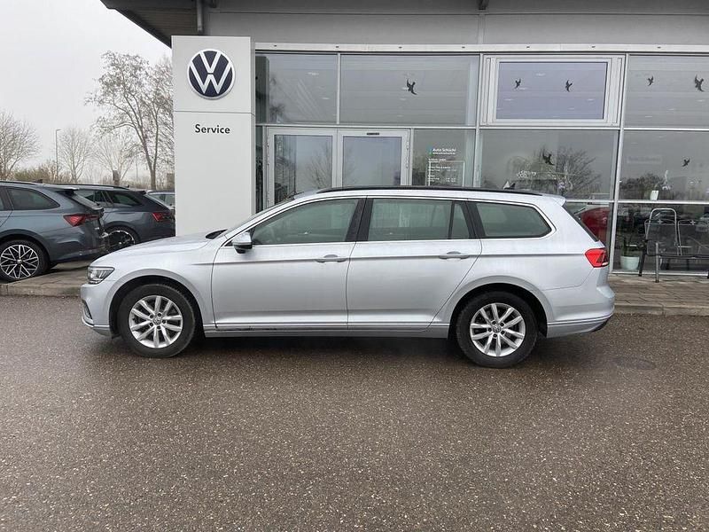 Gebraucht VW Passat Business 150 PS (110 kW) 2022 Silber Kombi