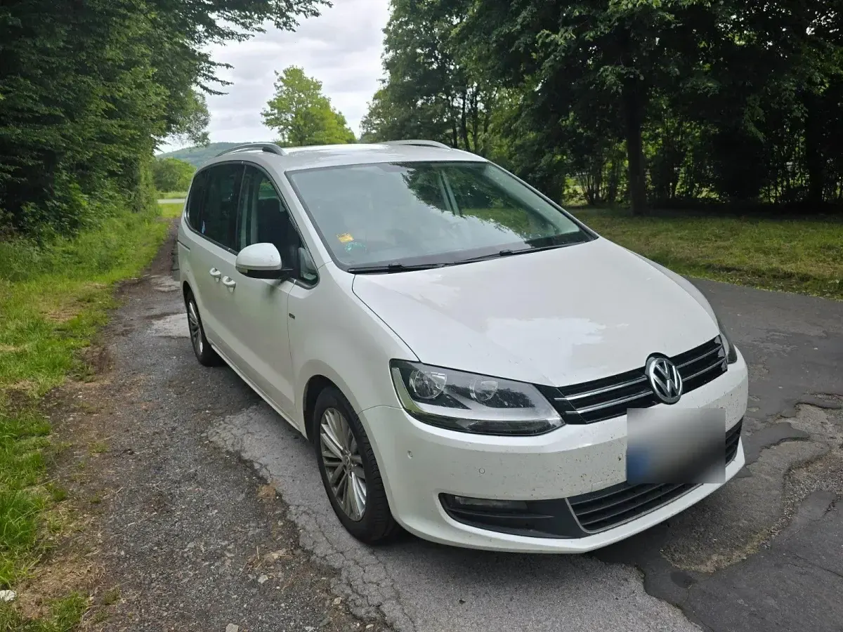 Gebraucht VW Sharan Highline 150 PS (110 kW) 2015 Weiß Van / Kleinbus