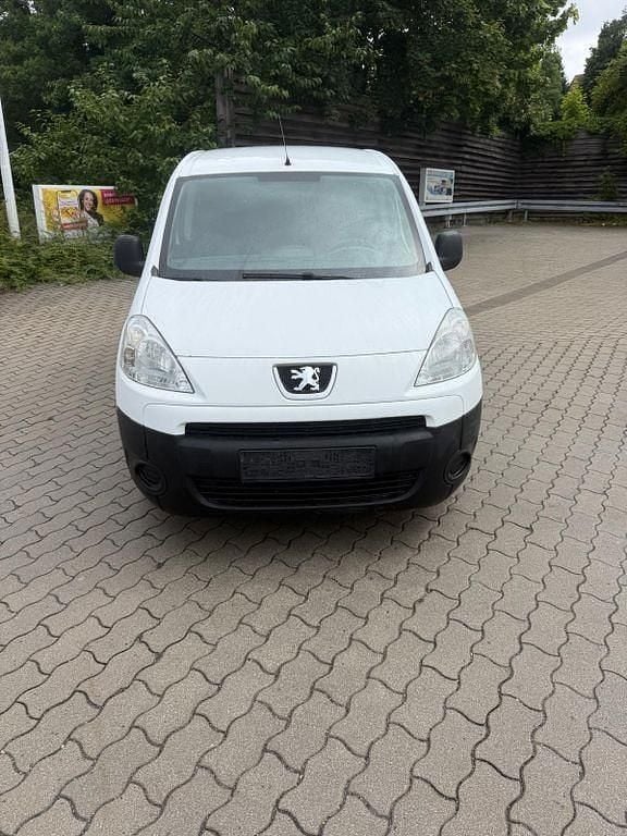 Weiß Gebraucht 2013 Peugeot Partner Comfort Van / Kleinbus | 2.999 € (Superpreis) - Bild 1/4