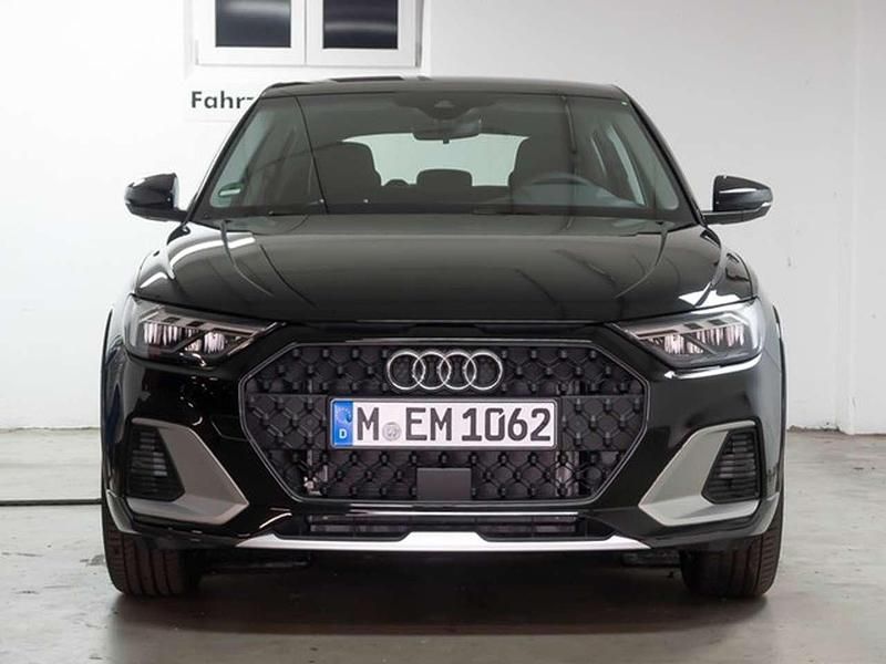 Gebraucht Audi A1 S-Line 110 PS (80 kW) 2024 Mythosschwarz metallic Kleinwagen