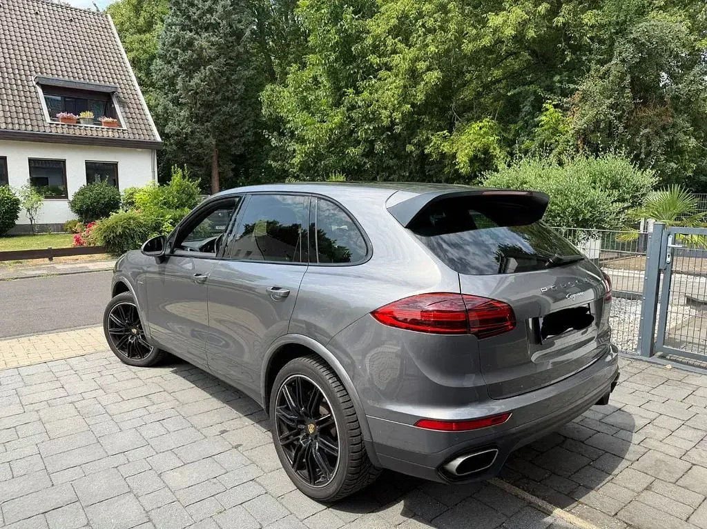 Gebraucht Porsche Cayenne Diesel 262 PS (192 kW) 2017 Grau SUV