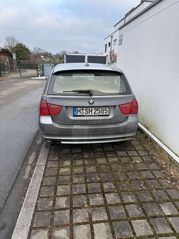 Gebraucht BMW 325 Lifestyle 204 PS (150 kW) 2011 Kombi