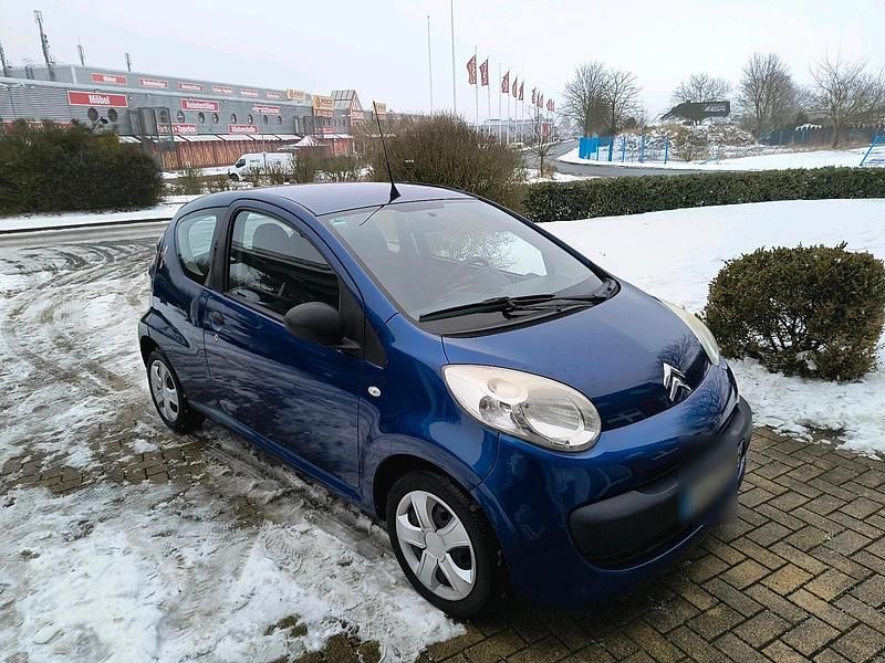 Gebraucht Citroën C1 60 PS (44 kW) 2008 Blau Kleinwagen