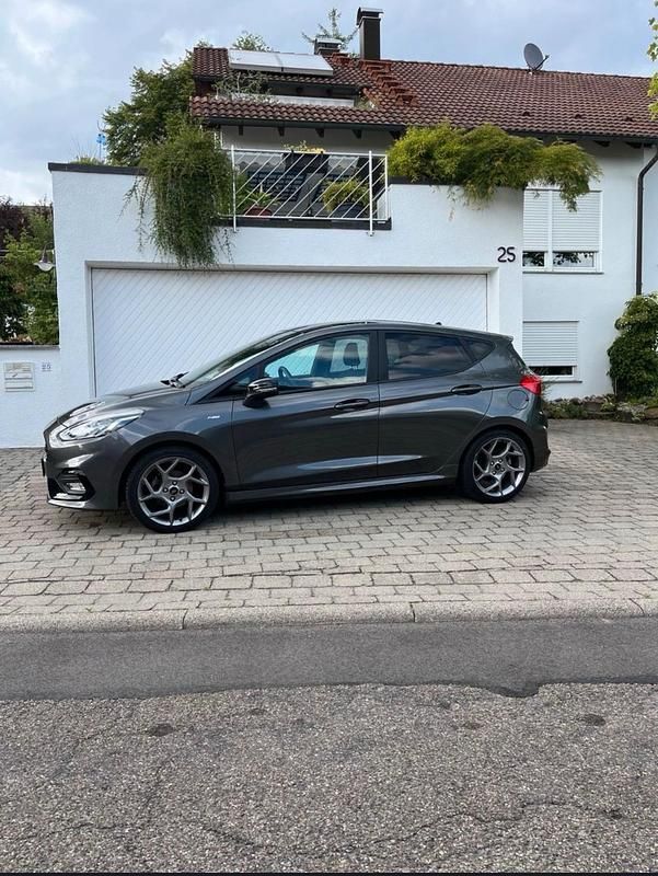 Andere farben Gebraucht 2019 Ford Fiesta ST-Line Kleinwagen | 13.900 € (Fairer Preis) - Bild 1/4