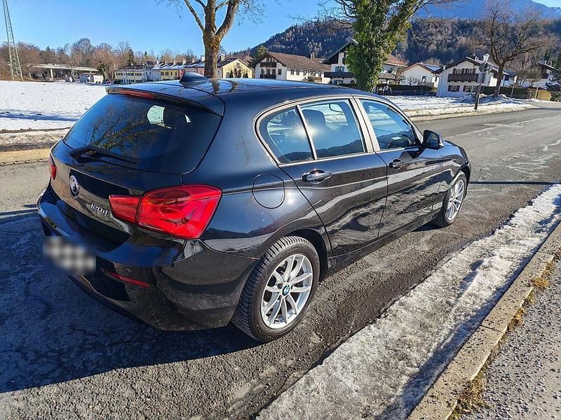 Gebraucht BMW 120 190 PS (139 kW) 2017 Schwarz Kleinwagen