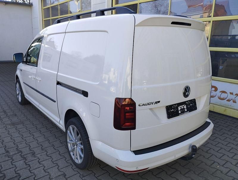 Używany VW Caddy Maxi 102 KM (75 kW) 2019 Biały Minivan