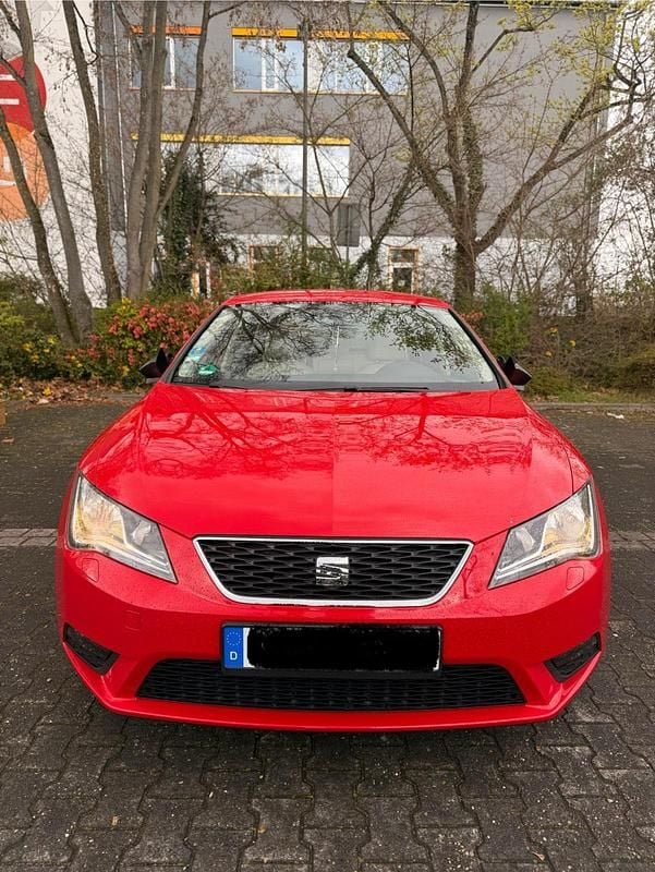 Gebraucht Seat Leon 125 PS (91 kW) 2015 Rot Limousine