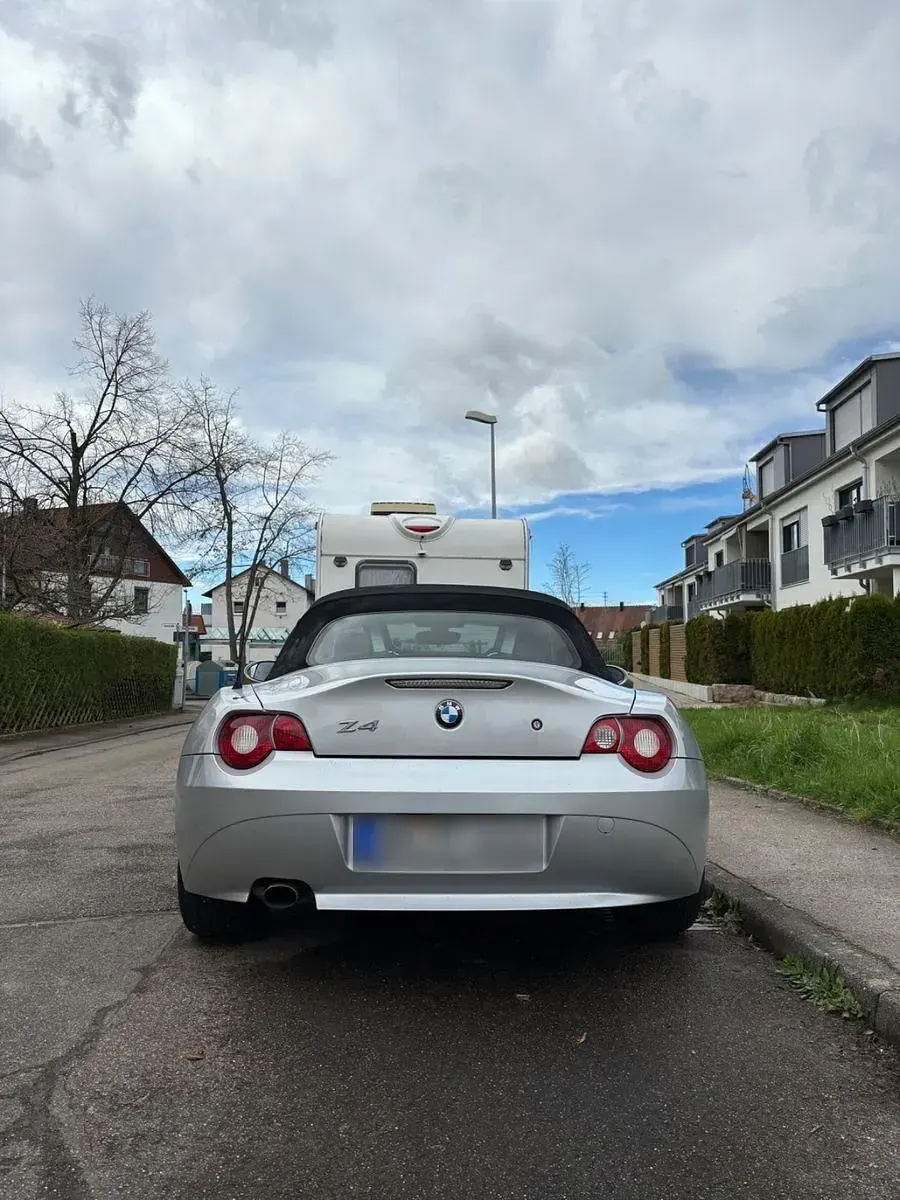 Gebraucht BMW Z4 150 PS (110 kW) 2005 Silber Cabrio