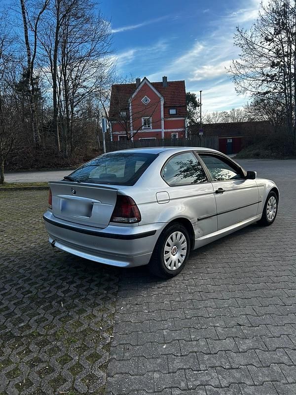 Gebraucht BMW 316 Compact 115 PS (84 kW) 2003 Silber Kleinwagen