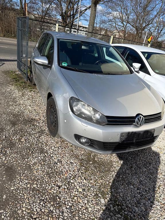 Gebraucht VW Golf VI Team 80 PS (58 kW) 2010 Silber Kleinwagen