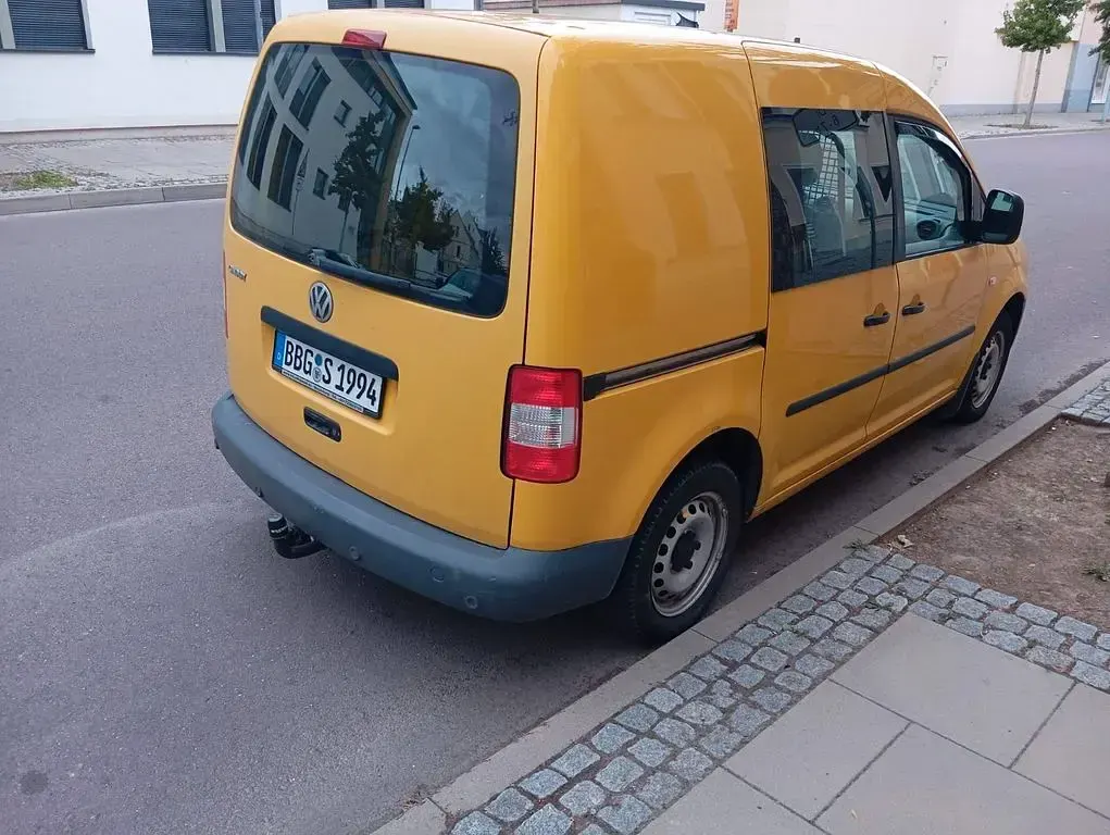 Gebraucht VW Caddy 75 PS (55 kW) 2010 Gelb Van / Kleinbus