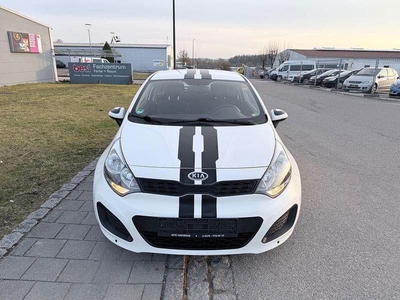 Gebraucht Kia Rio Edition 7 86 PS (63 kW) 2012 Weiß Kleinwagen