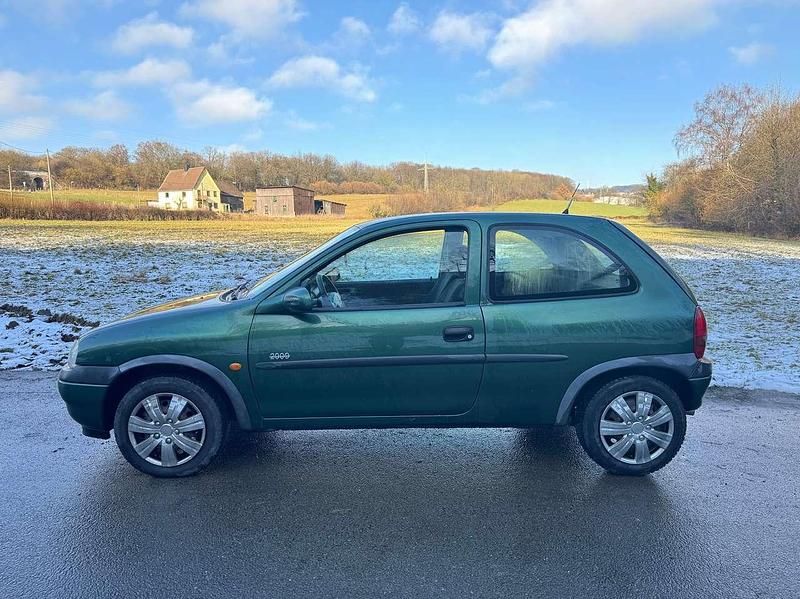 Gebraucht Opel Corsa 65 PS (47 kW) 2000 Grün Limousine