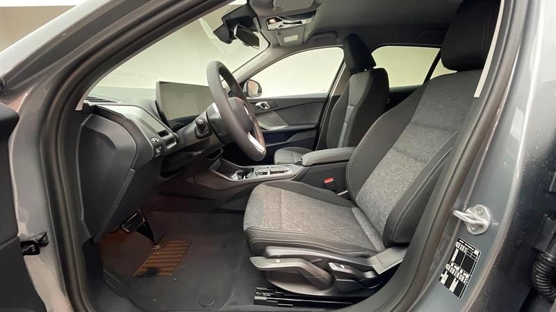 Neu BMW 120 Efficient Dynamics 170 PS (125 kW) 2025 Skyscraper grau metallic Kleinwagen