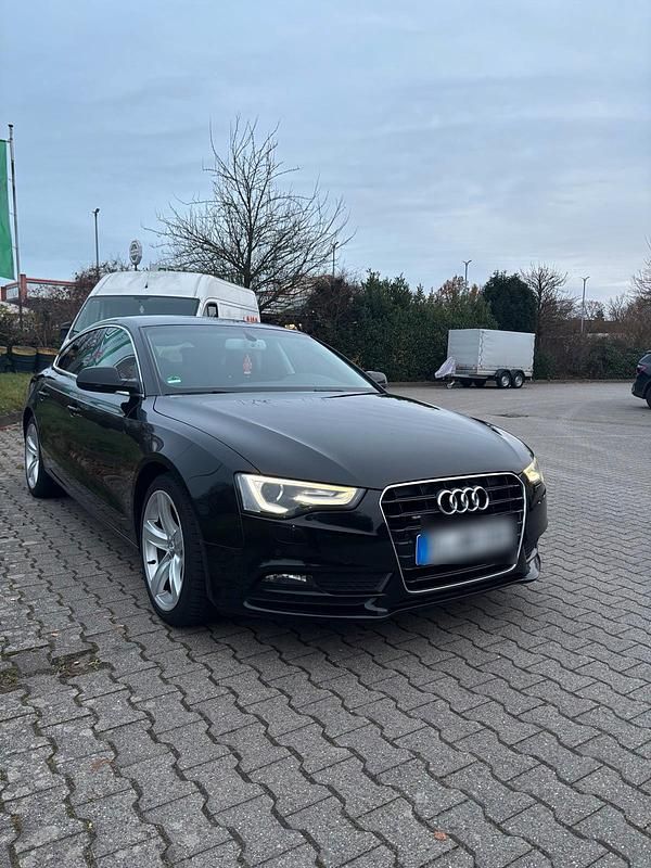 Schwarz Gebraucht 2016 Audi A5 Ambiente Coupé | 10.750 € (Teuer) - Bild 1/4