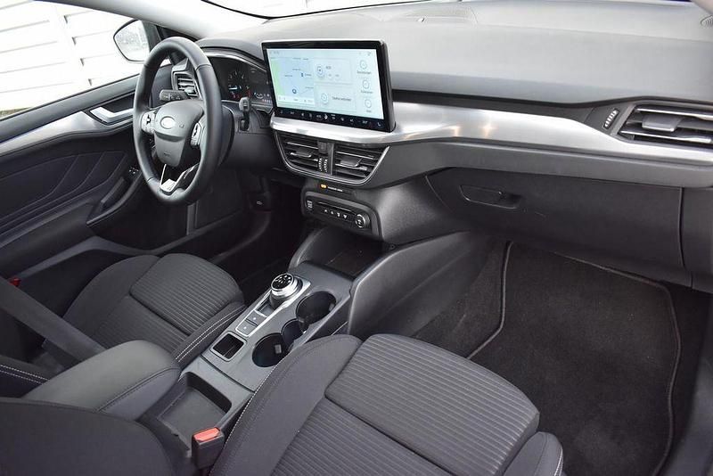 Usado Ford Focus Titanium 116 CV (85 kW) 2025 Gris Berlina