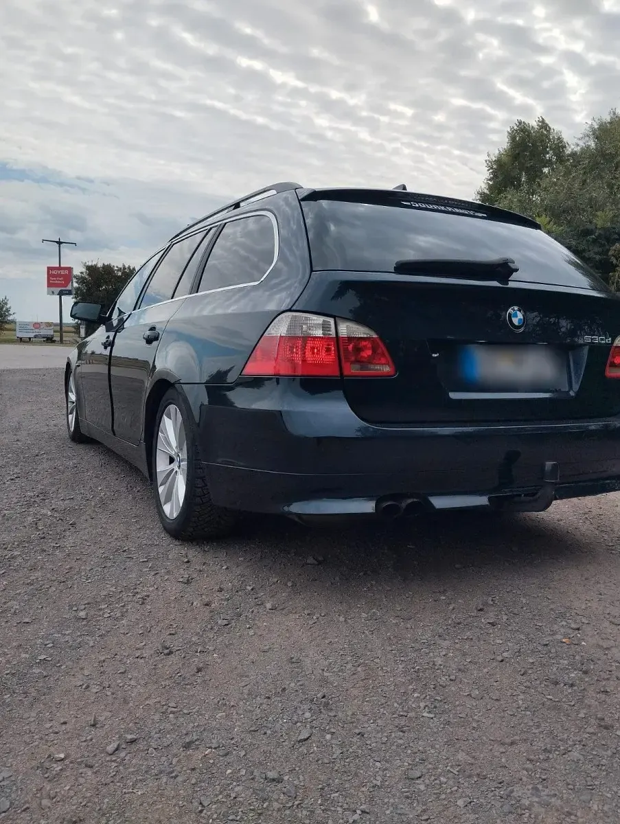Gebraucht BMW 530 231 PS (169 kW) 2006 Blau Kombi