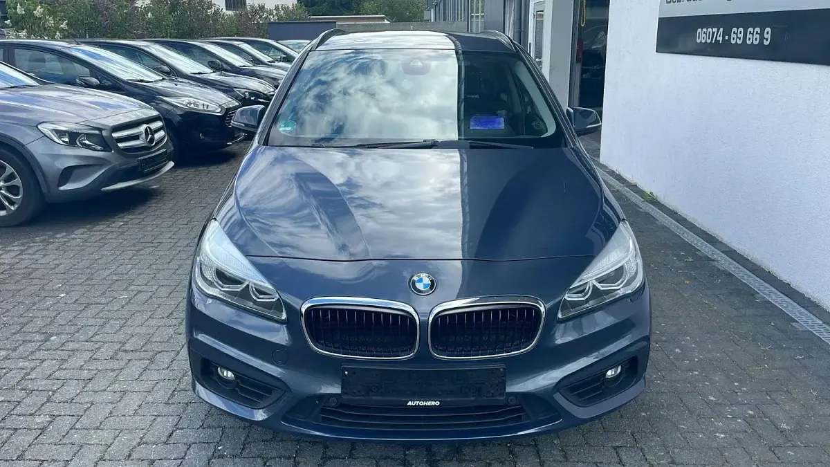 Gebraucht BMW 214 Active Tourer Basis 95 PS (69 kW) 2015 Grau Van / Kleinbus