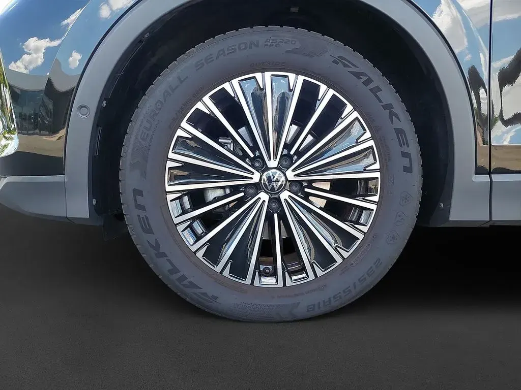 Gebraucht VW Tiguan Goal 150 PS (110 kW) 2025 Schwarz SUV