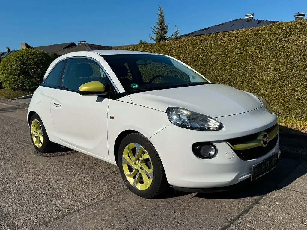 Używany Opel Adam Edition 69 KM (50 kW) 2013 Biały Hatchback