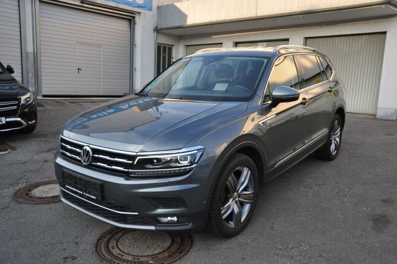 Grau Gebraucht 2017 VW Tiguan Allspace Highline SUV | 23.950 € (Etwas zu teuer) - Bild 1/4