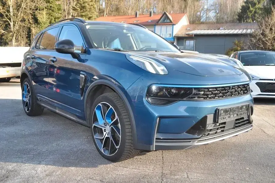 Second-hand Lynk & Co 01 261 CP (191 kW) 2022 Albastru SUV