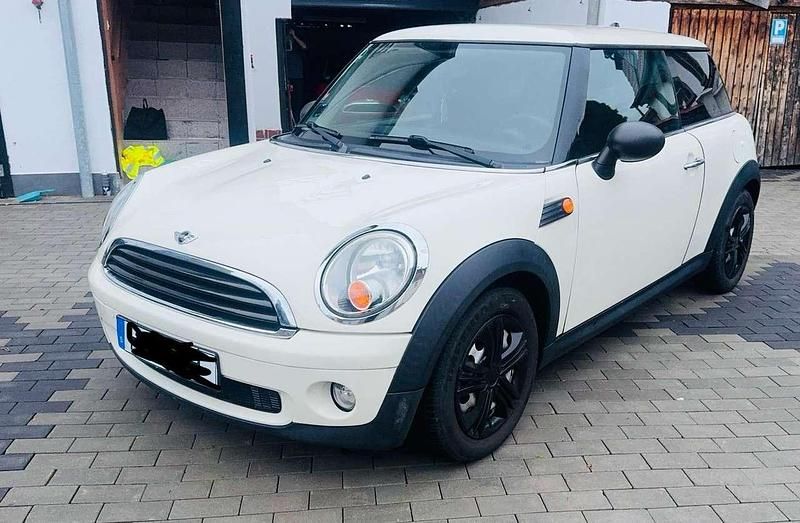 Weiß Gebraucht 2010 Mini ONE Kleinwagen | 5.699 € (Etwas zu teuer) - Bild 1/4