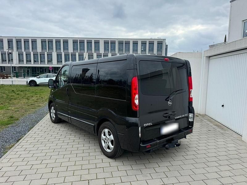 Gebraucht Opel Vivaro 145 PS (106 kW) 2008 Schwarz Van / Kleinbus