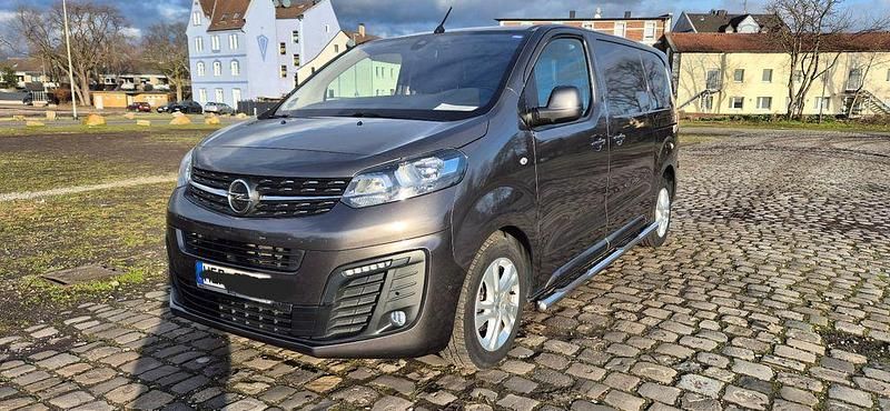Grau Gebraucht 2020 Opel Vivaro Innovation Van / Kleinbus | 24.990 € (Teuer) - Bild 1/4