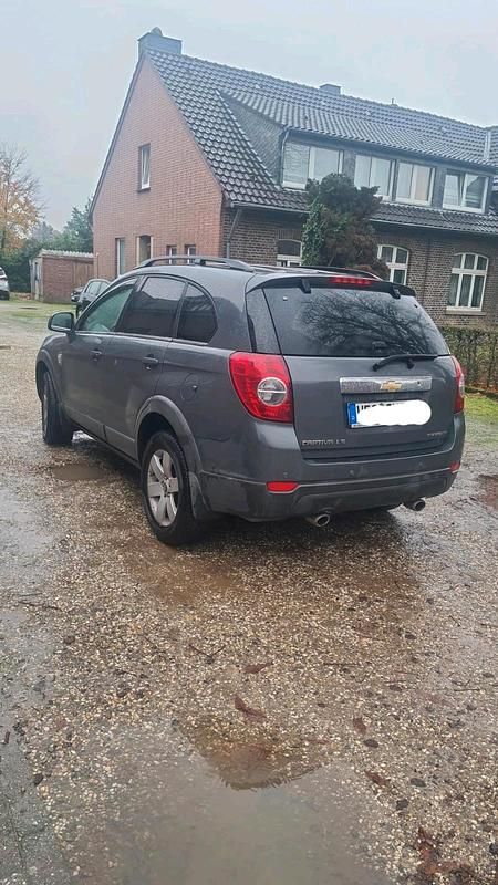 Gebraucht Chevrolet Captiva 136 PS (100 kW) 2011 Grau SUV