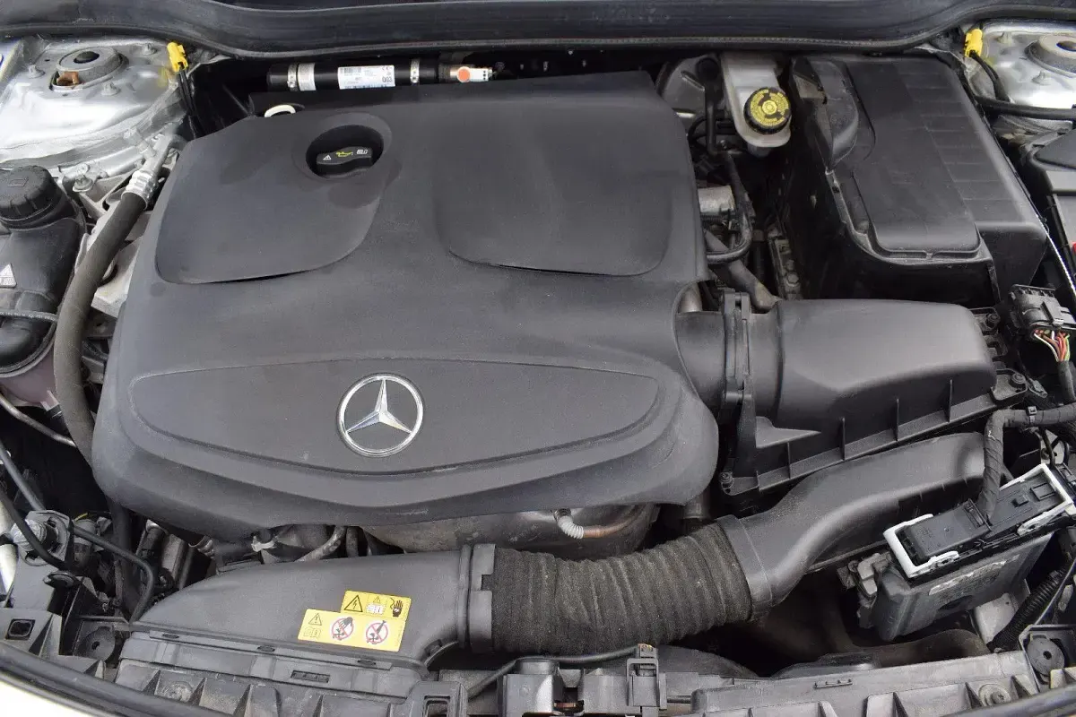 Gebraucht Mercedes CLA200 Urban 156 PS (114 kW) 2017 Silber Coupé