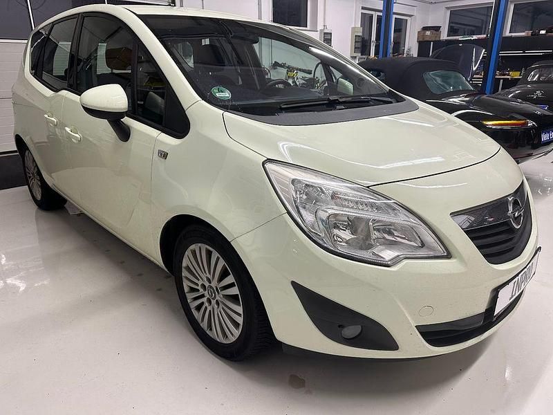 Weiß Gebraucht 2013 Opel Meriva Active Van / Kleinbus | 2.360 € (Fairer Preis) - Bild 1/4