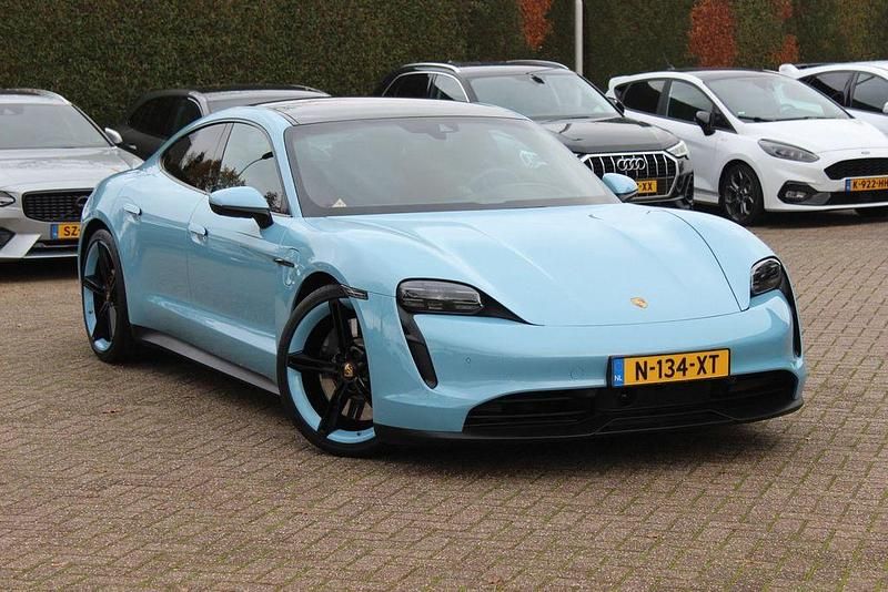 Blau Gebraucht 2022 Porsche Taycan Performance Package Limousine | 64.950 € (Superpreis) - Bild 1/4