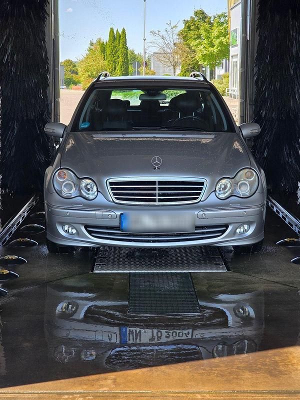 Silber Gebraucht 2004 Mercedes C230 Avantgarde Kombi | 999 € (Superpreis) - Bild 1/4