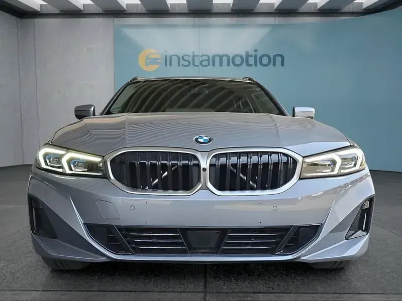 Gebraucht BMW 330 245 PS (180 kW) 2025 Grau Kombi