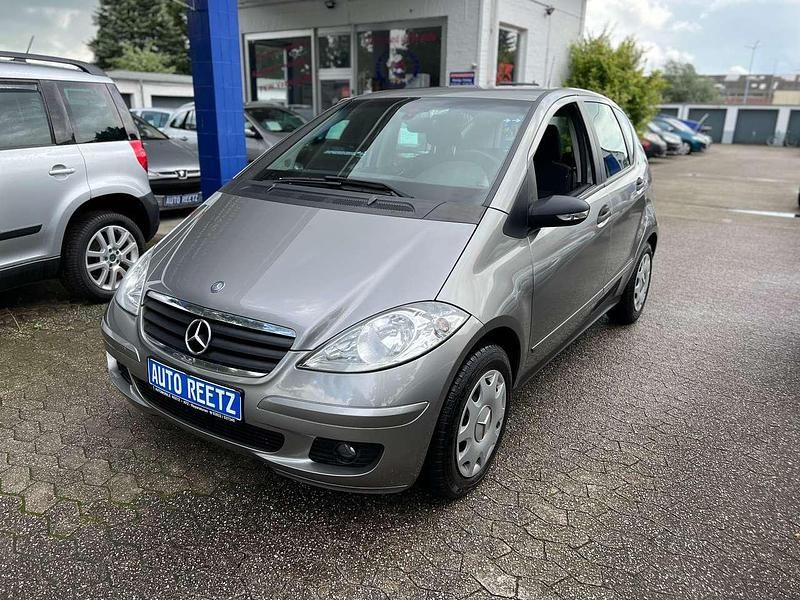 Kometgrau metalliclack Gebraucht 2008 Mercedes A180 Limousine | 5.990 € - Bild 1/4
