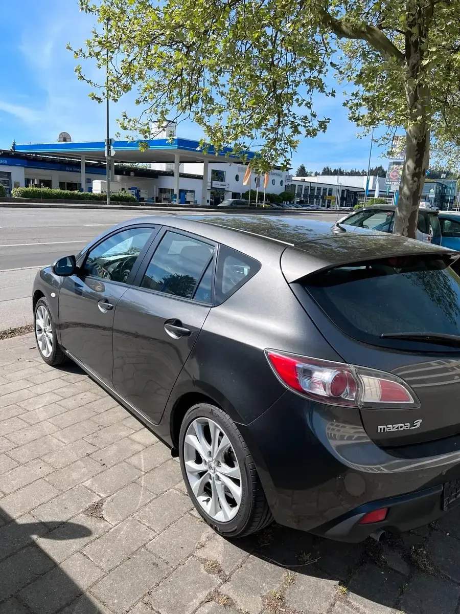 Gebraucht Mazda 3 Active Plus 105 PS (77 kW) 2011 Grau Limousine