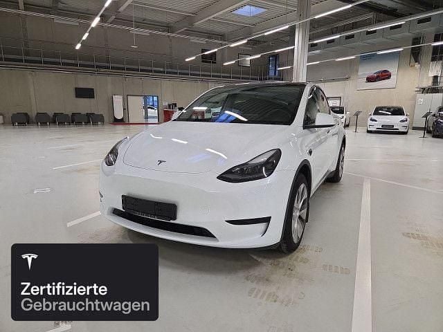 Weiß Gebraucht 2022 Tesla Model Y RWD SUV | 31.200 € (Etwas zu teuer) - Bild 1/4