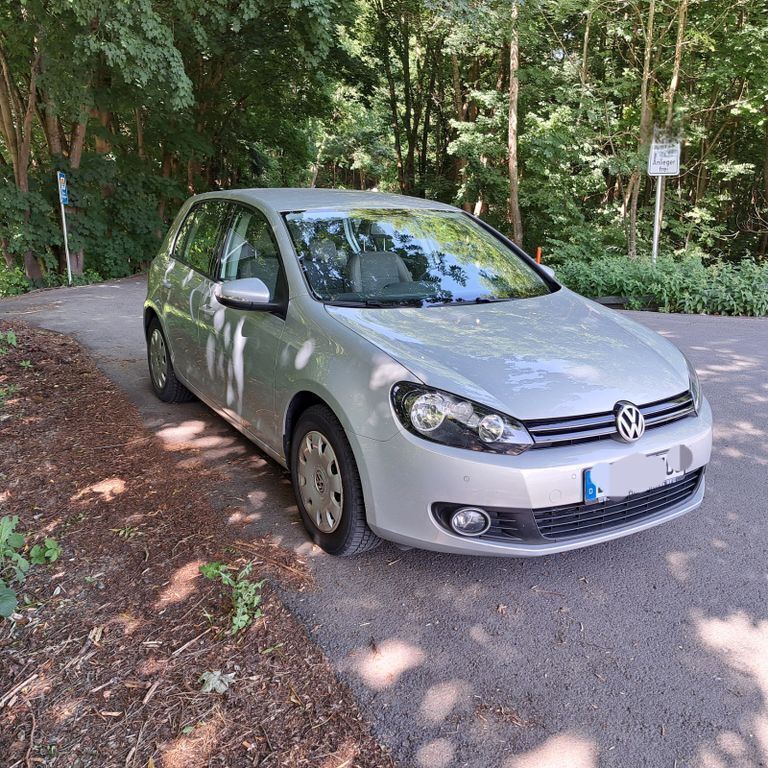 Silber Gebraucht 2009 VW Golf VI Comfortline Limousine | 4.980 € (Guter Preis) - Bild 1/4