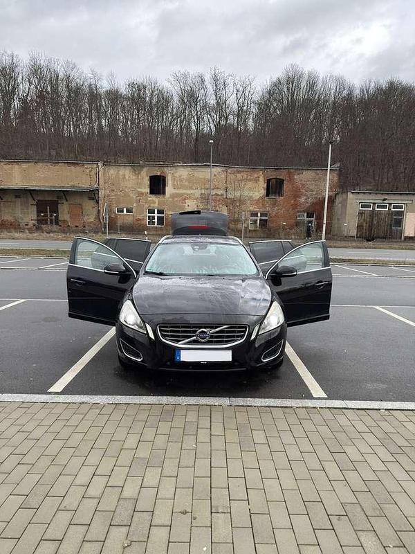 Gebraucht Volvo V60 Summum 205 PS (150 kW) 2011 Schwarz Kombi