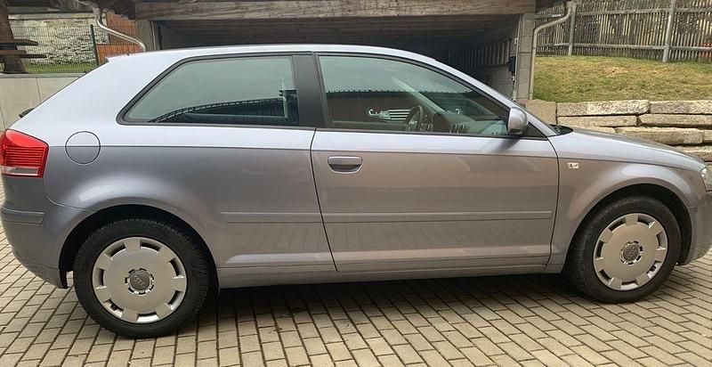 Gebraucht Audi A3 Ambiente 102 PS (75 kW) 2004 Silber Kleinwagen