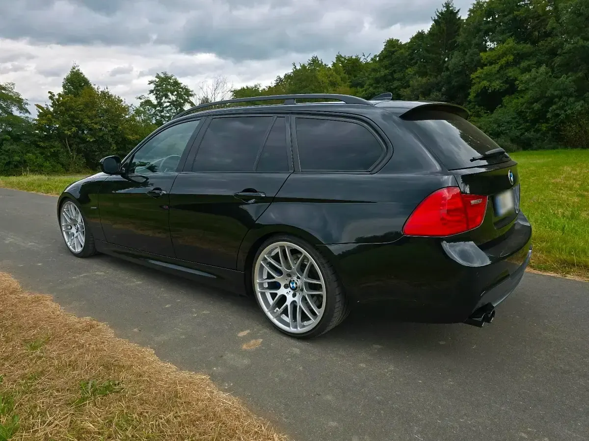 Gebraucht BMW 330 Competition Edition 245 PS (180 kW) 2009 Schwarz Kombi