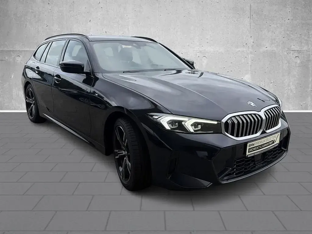 Gebraucht BMW 330 M Sport 245 PS (180 kW) 2026 Schwarz Kombi