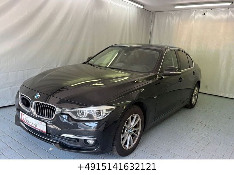 Black sapphire metallic Gebraucht 2017 BMW 320 Luxury Line Limousine | 18.450 € (Fairer Preis) - Bild 1/4