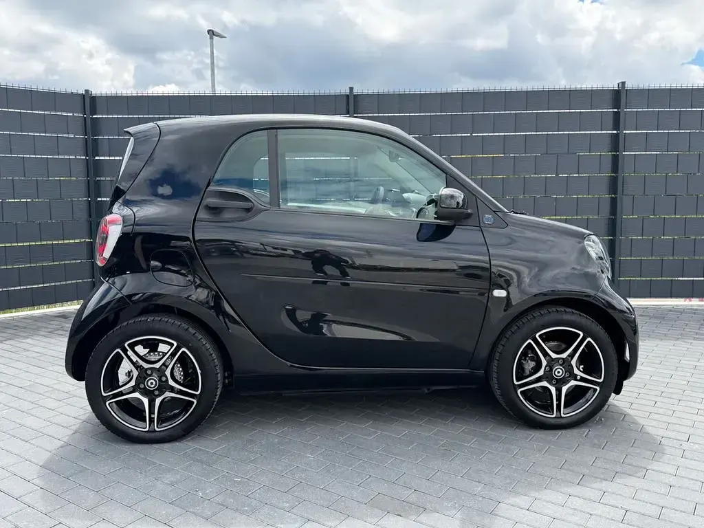 Gebraucht Smart ForTwo Electric Drive 60 kW (82 PS) 2021 Schwarz Coupé