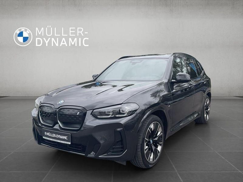 Grau Gebraucht 2022 BMW iX3 M Sport SUV | 39.911 € (Etwas zu teuer) - Bild 1/4