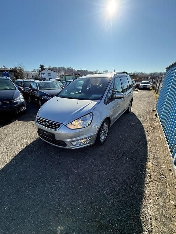 Gebraucht Ford Galaxy Trend 140 PS (102 kW) 2013 Silber Van / Kleinbus